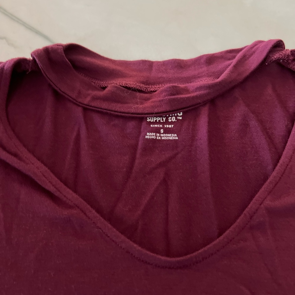 Mossimo Women’s Choker Top short sleeve sz S color Maroon - Picture 2 of 3